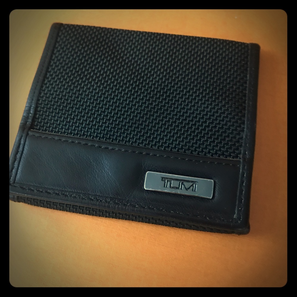 Tumi black‎ foldable wallet